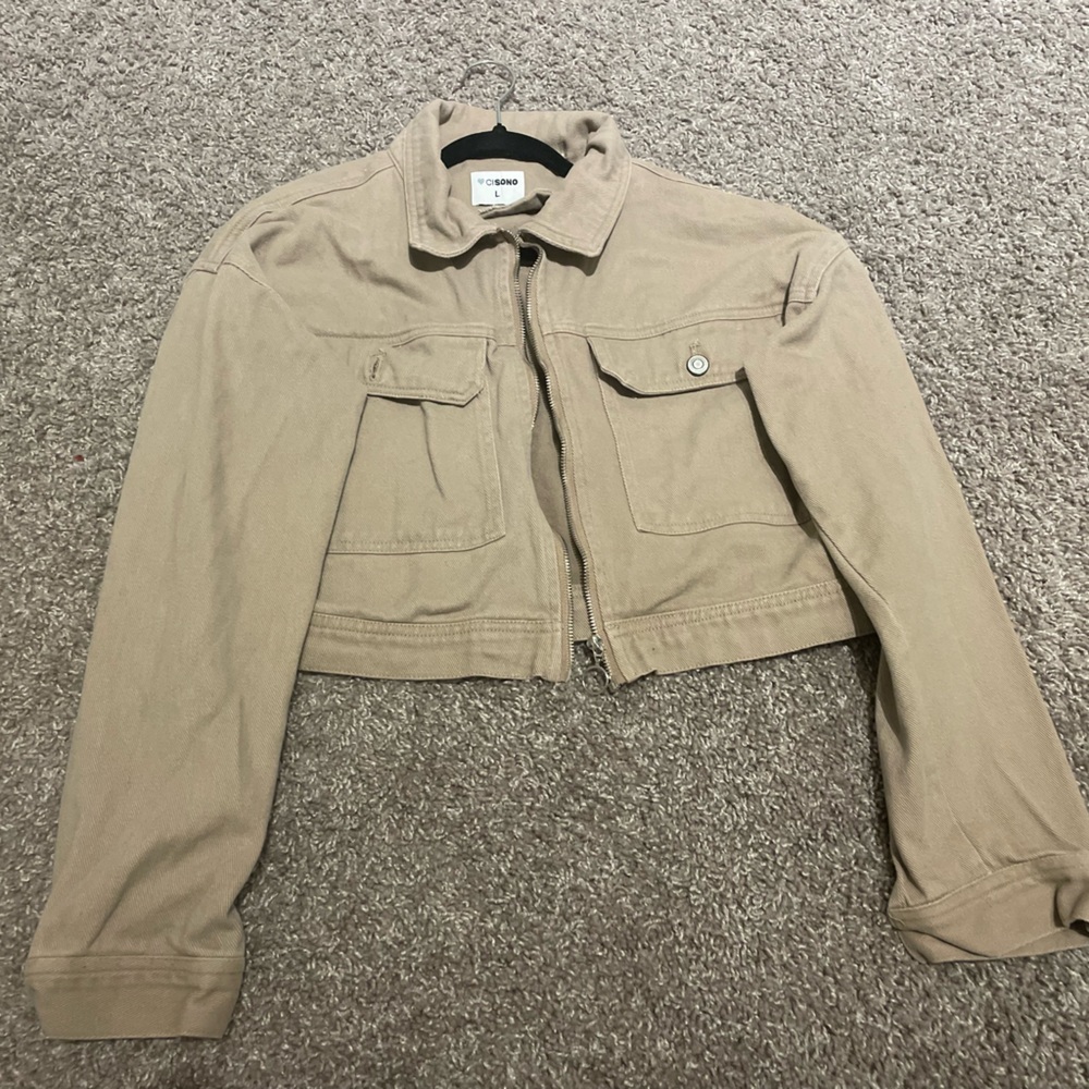 Cropped brown jacket